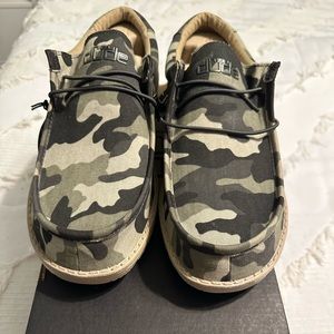 Men’s CAMO Hey Dudes